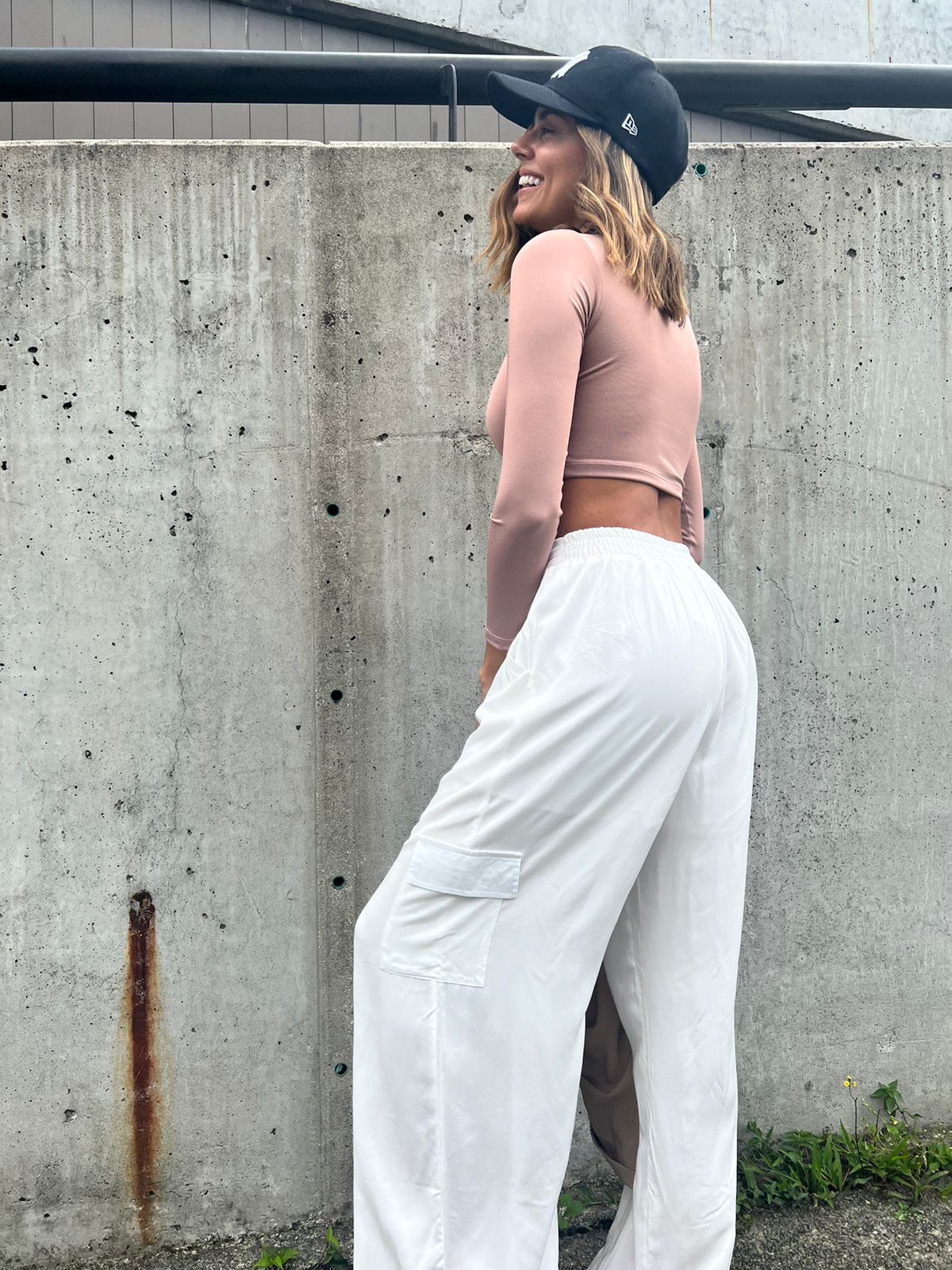Pantalón Cargo Gomma - Comodo y casual en blanco y negro para mujer